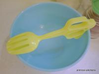 Vintage Tupperware Yellow Salad Tong